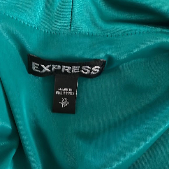 I brought this top to wear on Christmas Day only one day - Picture 5 of 5